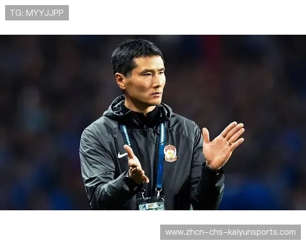 邵佳一在迪拜集训营考察苏超留洋前锋巴特王子豪