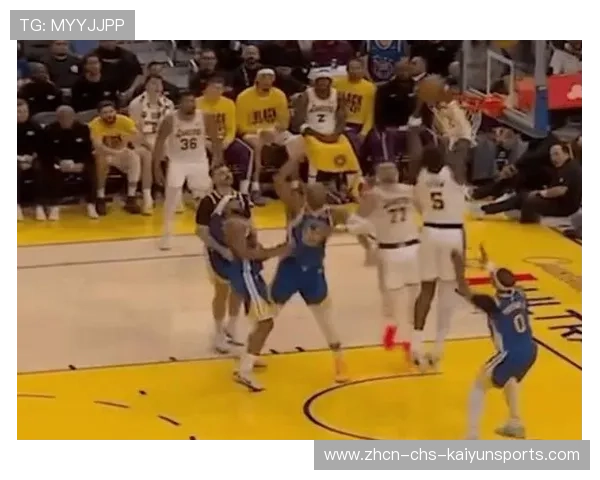 无球跑动撕裂防线创造空位